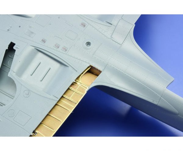 Eduard Brassin : Spitfire Mk. IX Landing Flaps : 1/48 Scale - Image 2