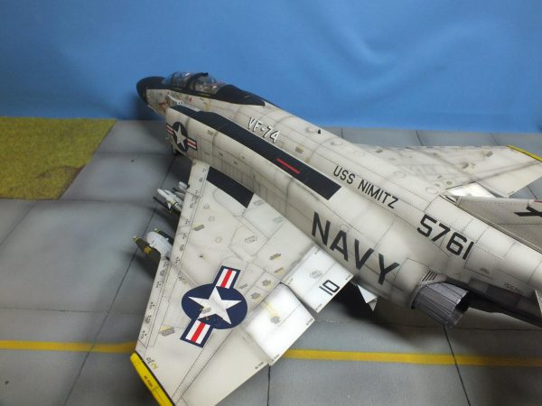 Tamiya : McDonnell Douglas F-4J Phantom II Marines : 1/32 Scale - Image 10