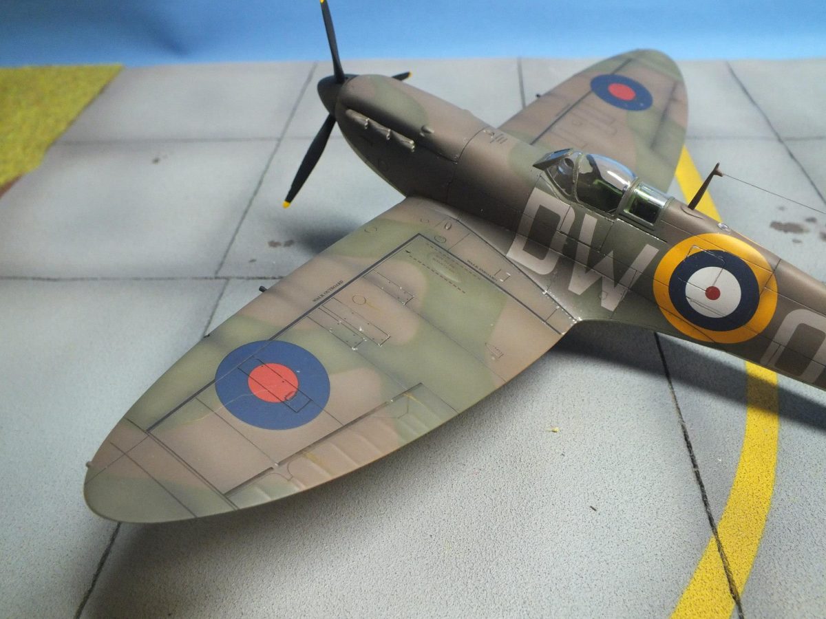 Tamiya : Supermarine Spitfire Mk.I : 1/48 Scale Model : Basic Step ...
