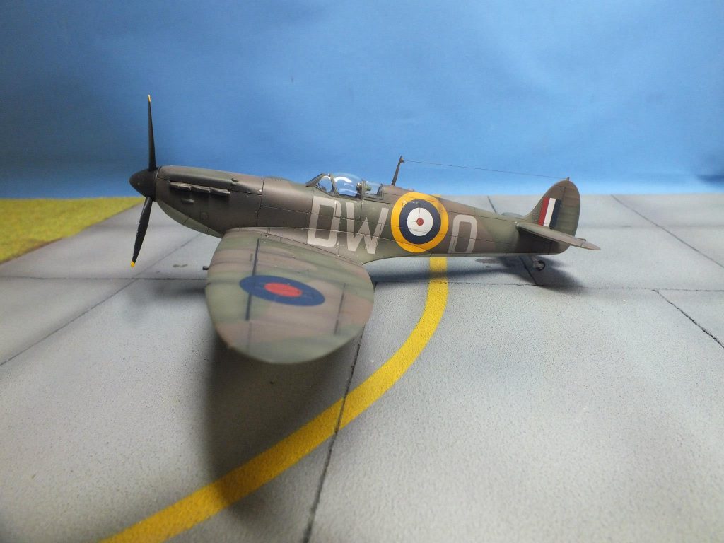 Tamiya : Supermarine Spitfire Mk.I : 1/48 Scale Model : Basic Step ...