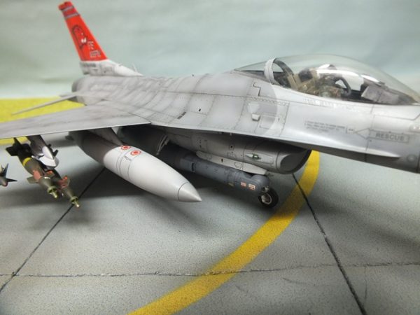 Tamiya : Lockheed Martin F-16C [Block 25/32] Fighting Falcon ANG : 1/48 Scale - Image 3