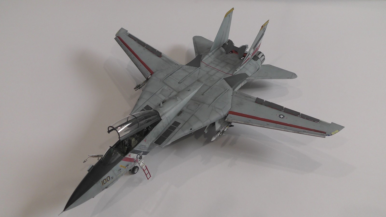 Tamiya Grumman F-14D Tomcat - 1:48 Scale % - Detail and Scale tail & Scale