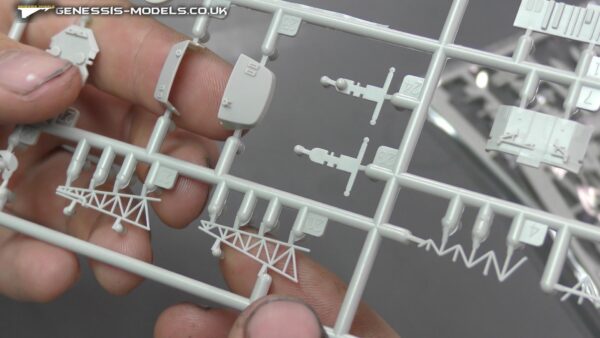 AFV Club : US Navy Oliver Hazard Perry Class Frigate : 1/700 Scale - Image 3